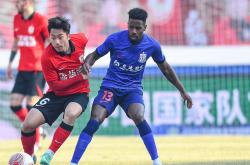 开云下载-黄金中场强势复出，助球队连胜