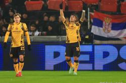 开云体育在线-欧冠淘汰赛中的惊天逆转成为焦点话题