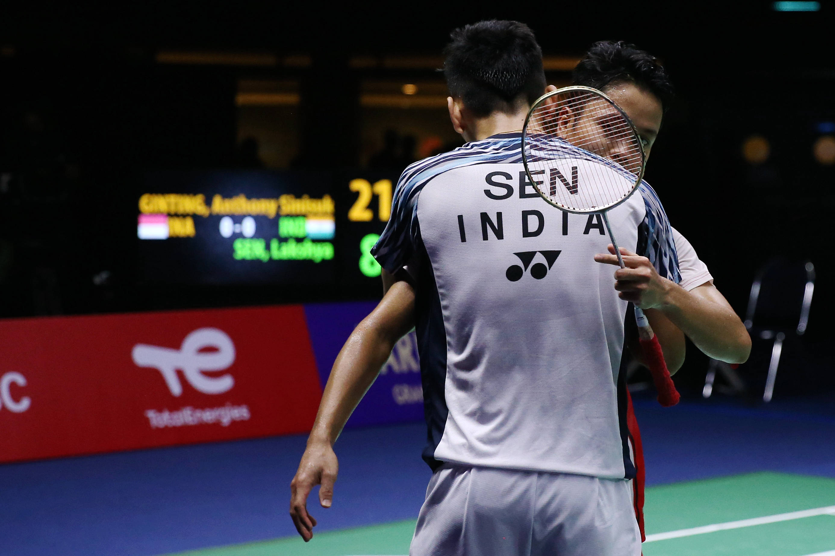 日本羽毛球队爆冷印度羽毛球队，辛杜高光表现的简单介绍