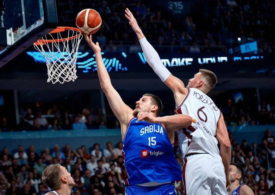 广州队险胜新疆队,约基奇点燃赛场的简单介绍 广州队险胜新疆队,约基奇点燃赛场的简单介绍