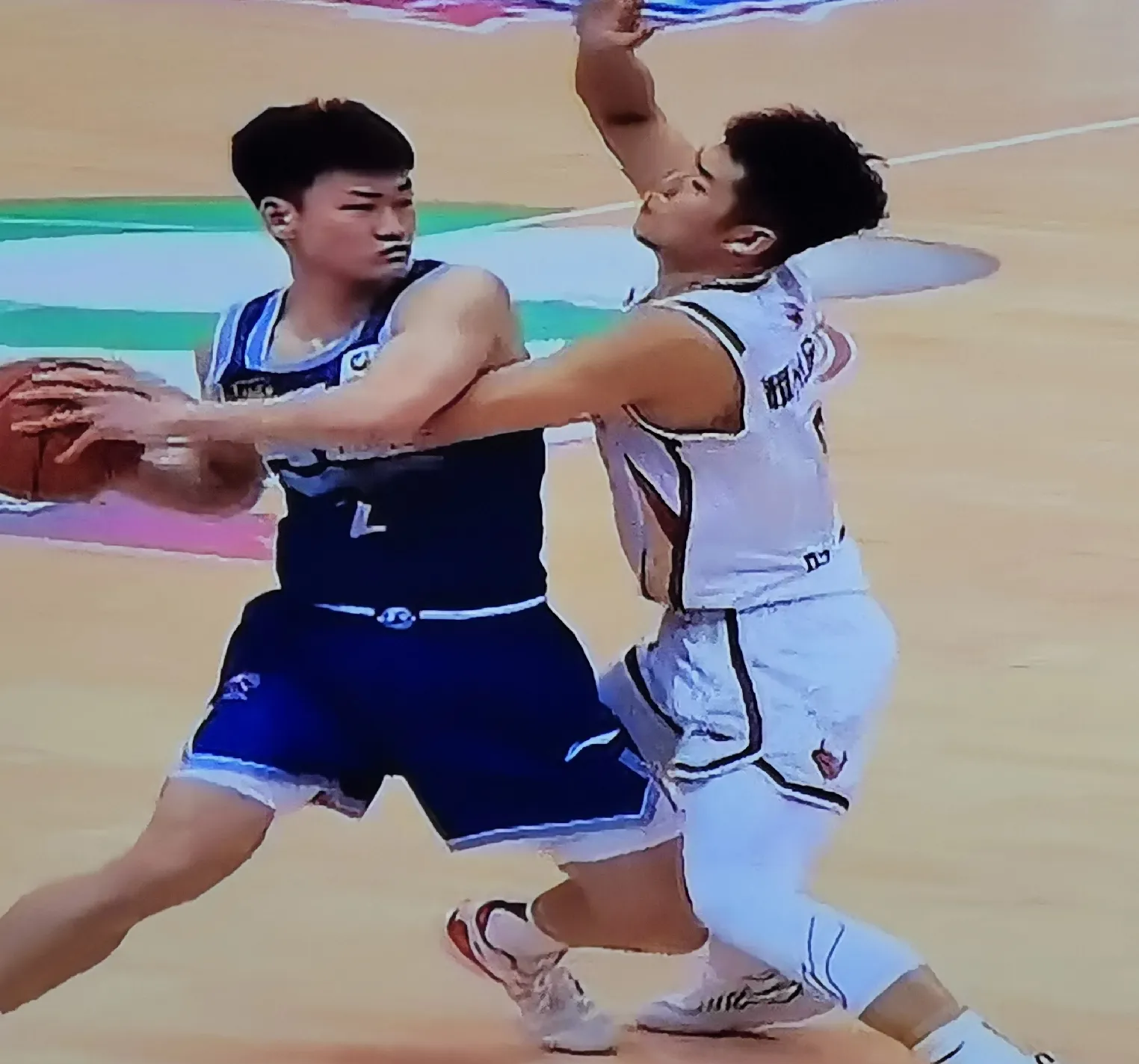 浙江队轻取山东队,杜兰特统治全场的简单介绍 浙江队轻取山东队,杜兰特统治全场的简单介绍