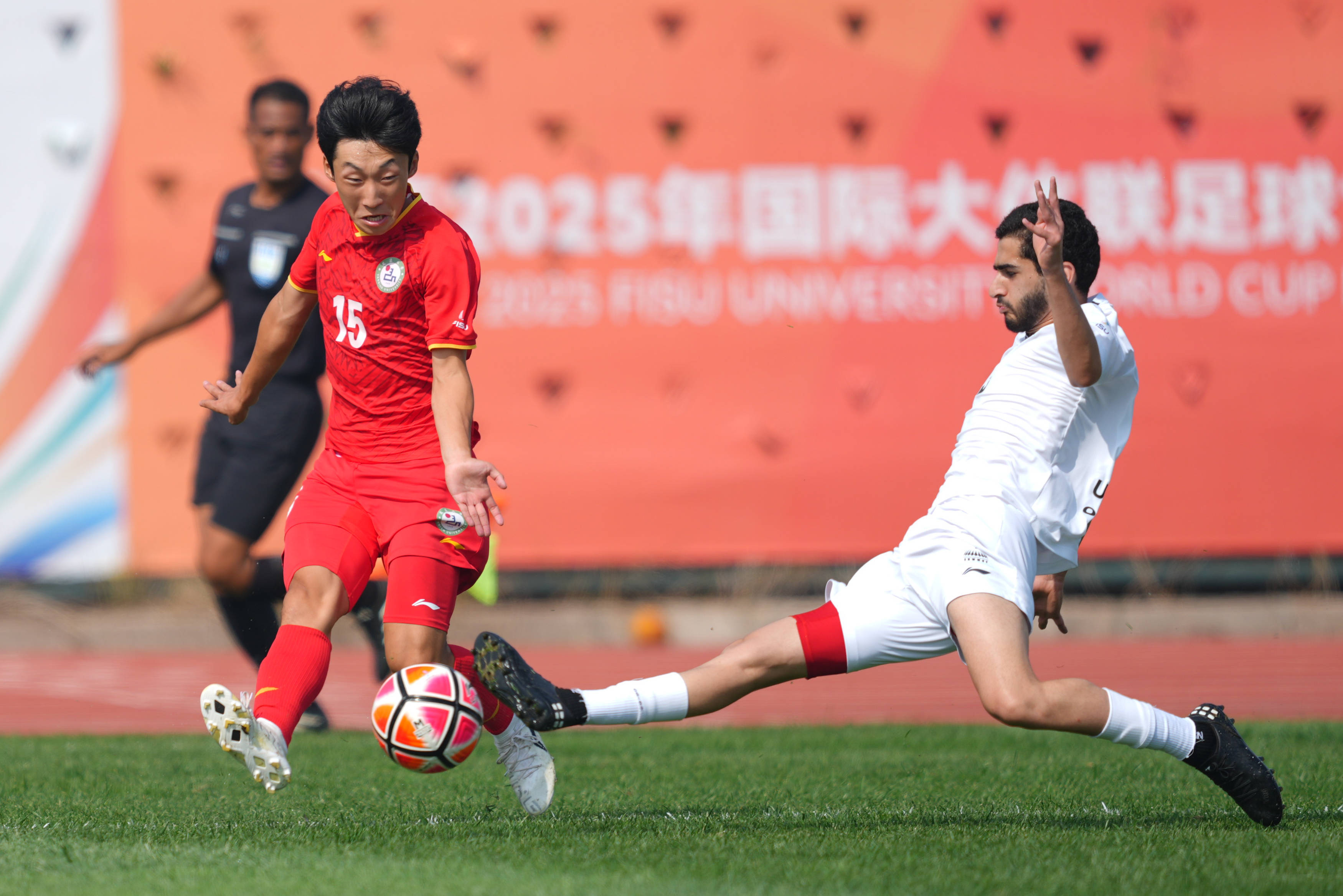 国际级足球强队将在球场上一决胜负的简单介绍 国际级足球强队将在球场上一决胜负的简单介绍