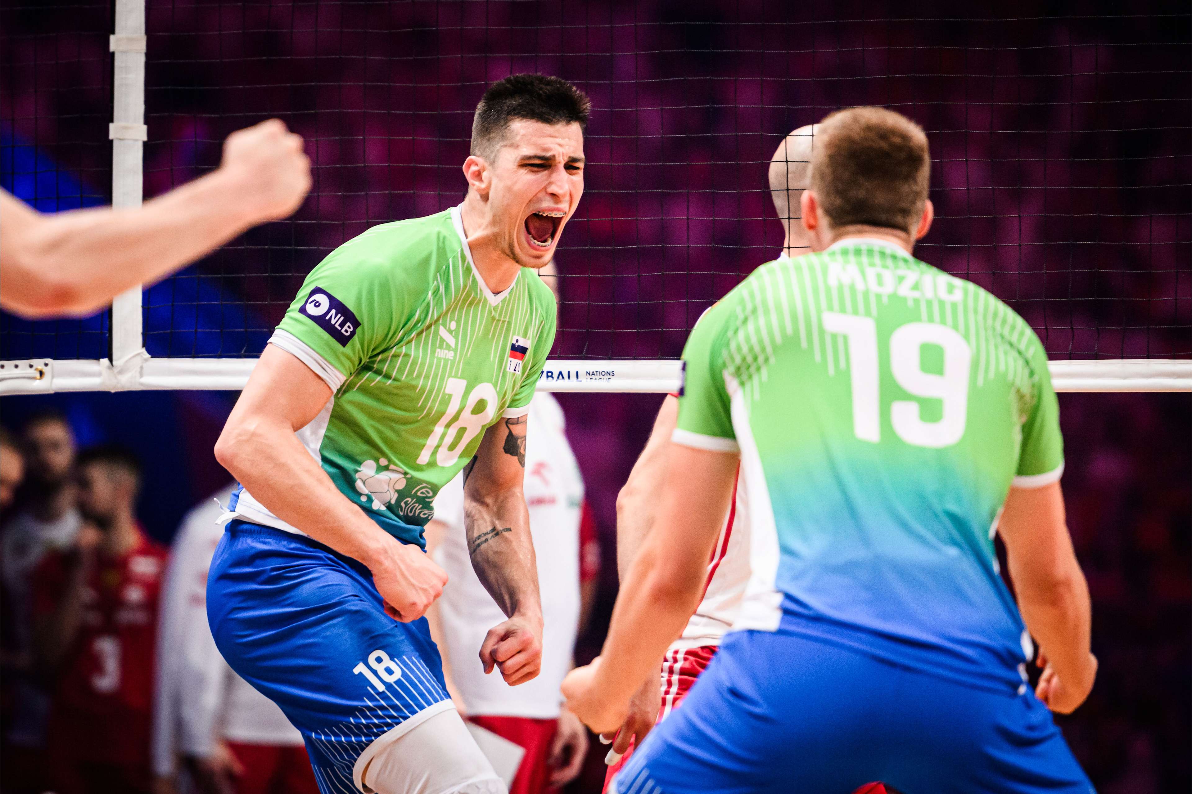 包含欧预赛:英格兰逆转斯洛文尼亚,继续保持不败的词条 包含欧预赛:英格兰逆转斯洛文尼亚,继续保持不败的词条