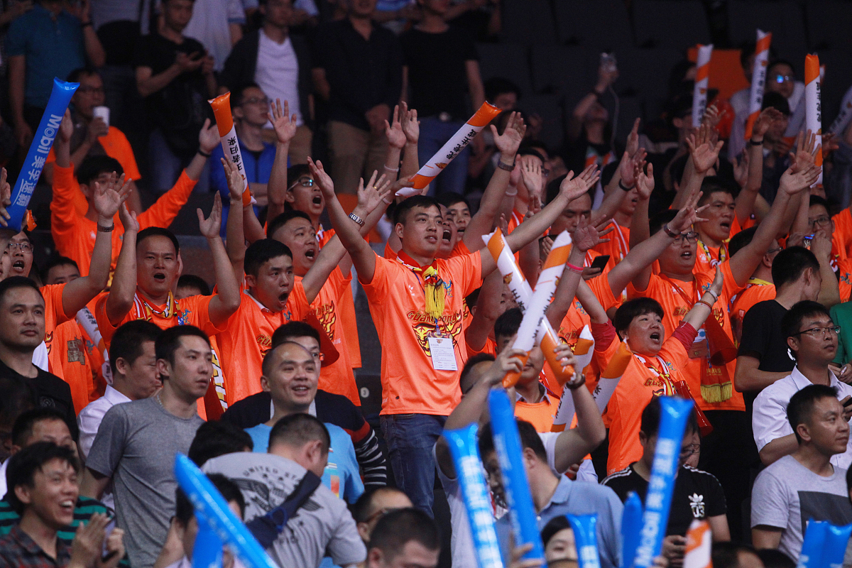 广东队在比赛中展现强大实力，获得胜利