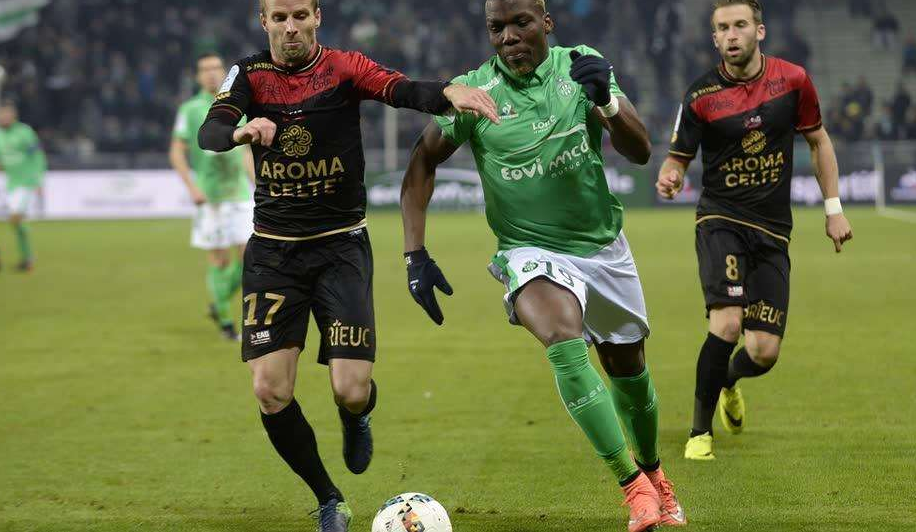 关于圣埃蒂安客场战平，积分榜领先的信息