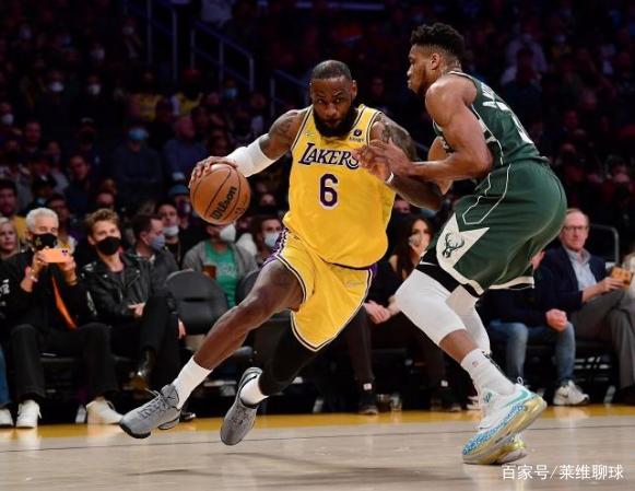 雄鹿逆转福建队，浓眉哥惊艳四座