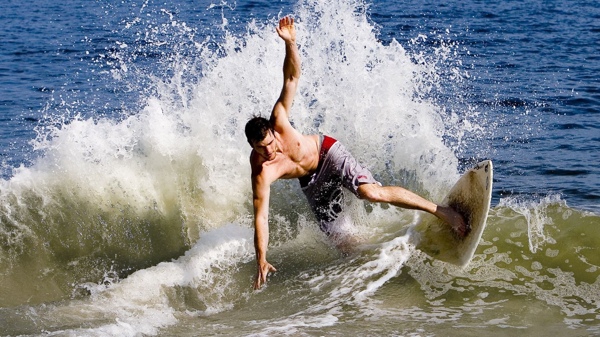 特奥·埃尔南德斯，硬仗之王的加冕礼—AC米兰对阵曼城背后的铁血意志